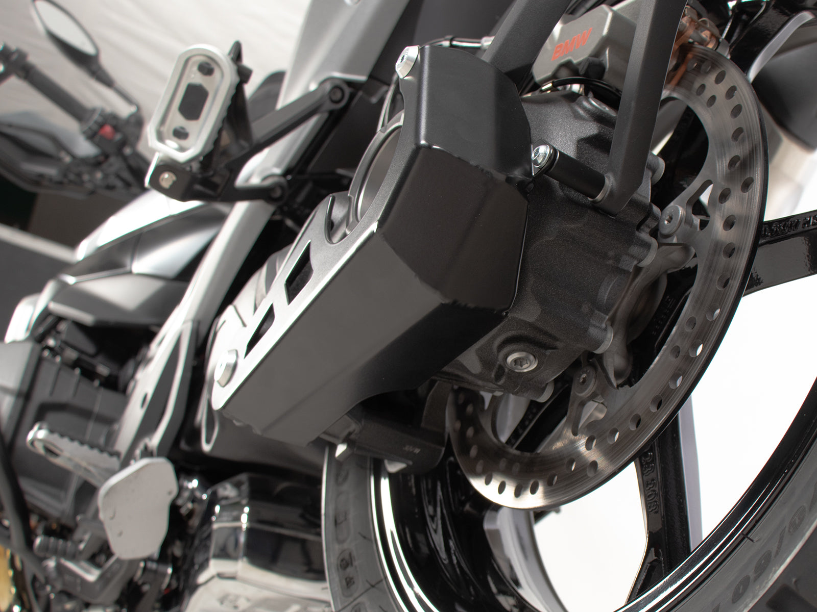 Defensas de motor altas BMW R1300GS Givi TNH5143 Defensas de motor altas BMW R1300GS Givi TNH5143