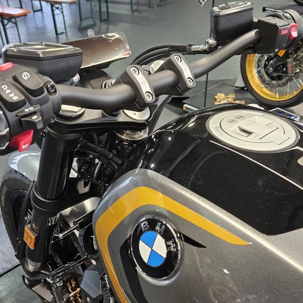 Handlebar Riser with Offset for BMW R 12 & NineT (2024-) – SteadyMoto