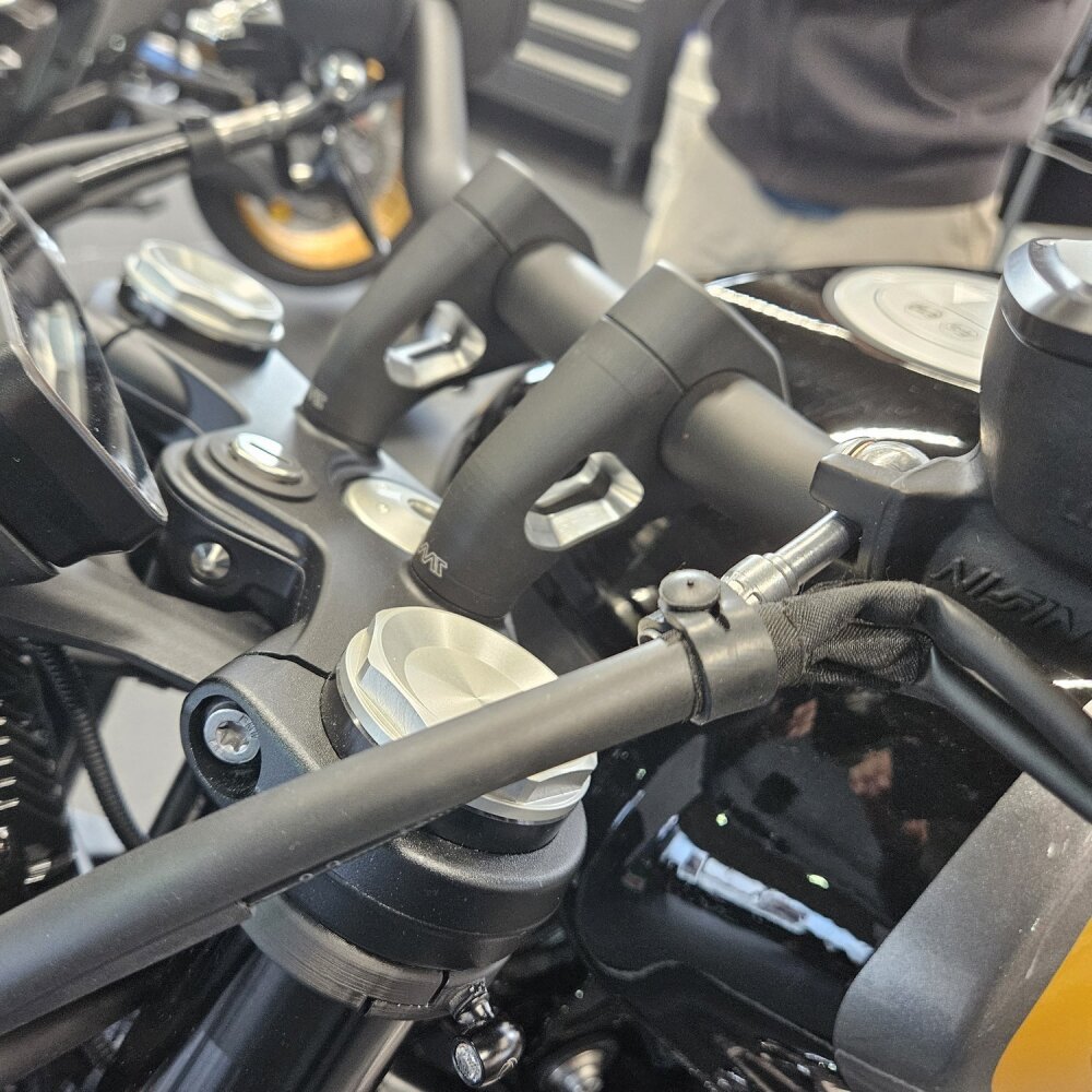Handlebar Riser with Offset for BMW R 12 & NineT (2024-) – SteadyMoto