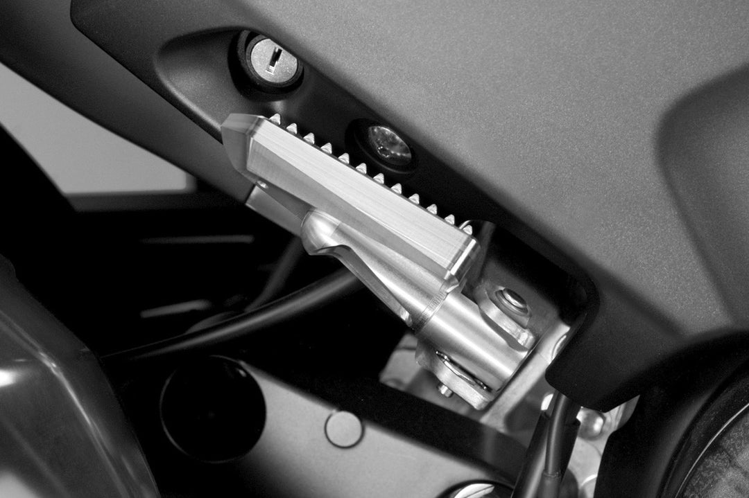 PIRANHA Passenger Footrests for YAMAHA T-Max series